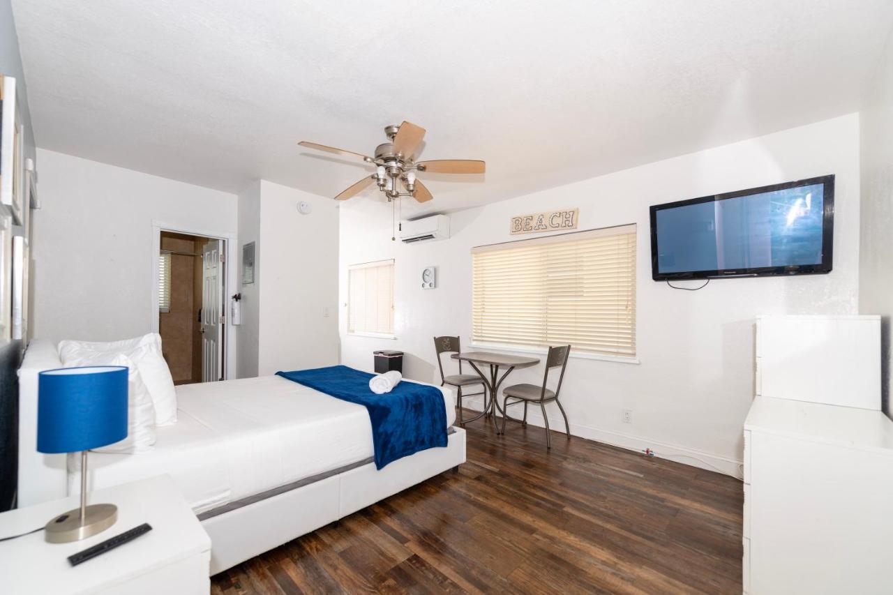 Tropic Isle Boutique Hotel Hollywood Exterior photo