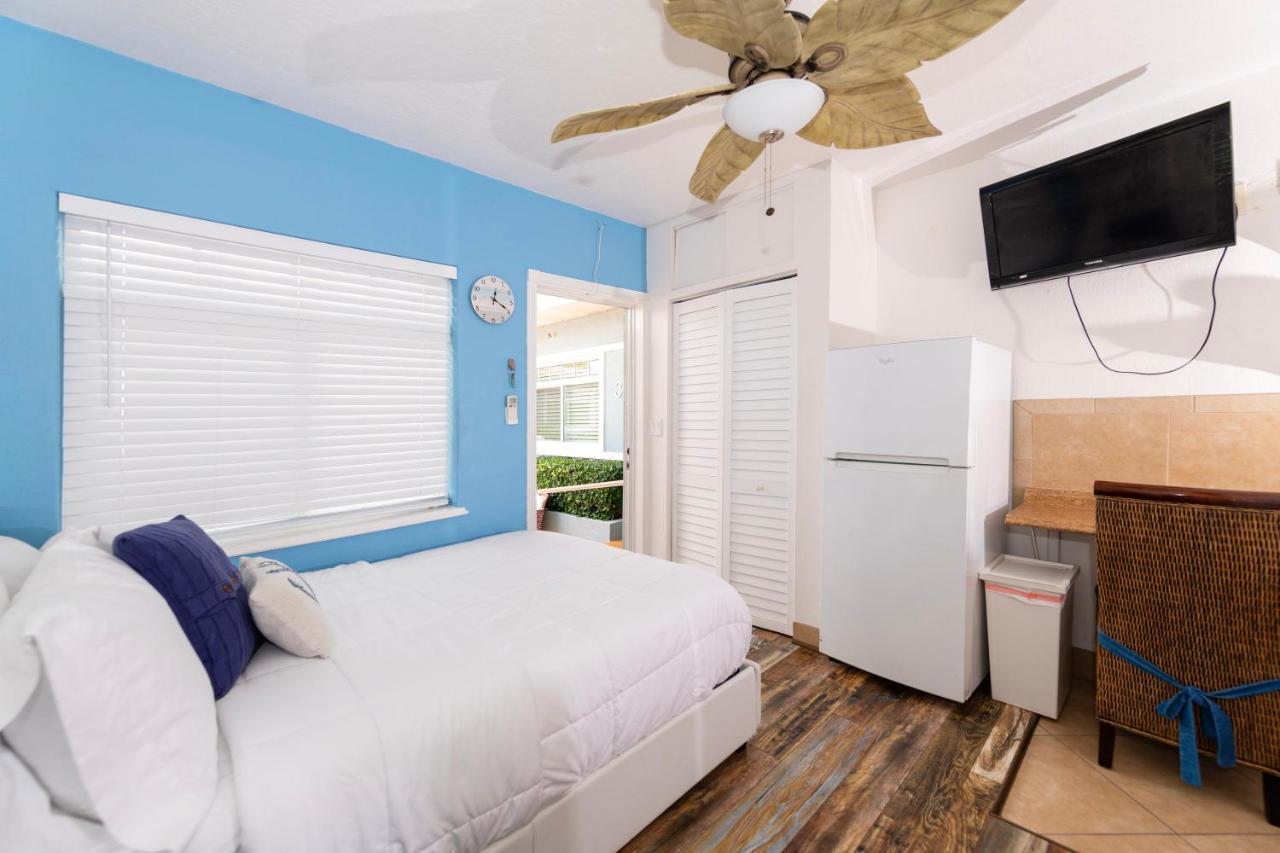 Tropic Isle Boutique Hotel Hollywood Exterior photo